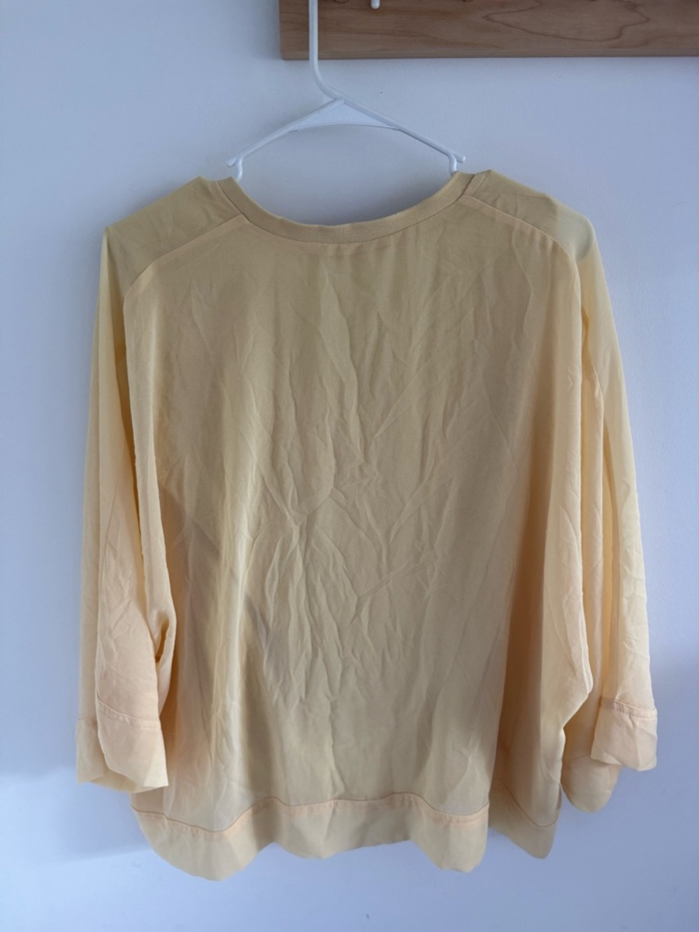 Zara Blouse with V-neck Butter Yellow Small - Picture 6 of 6